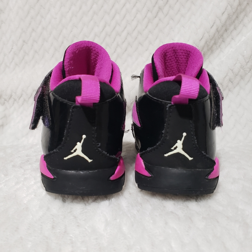 Girls Jordan's - Picture 5 of 7